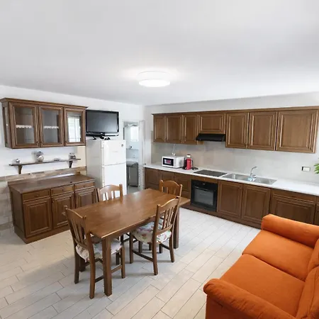 Apartment In Mare With Private Parking *
