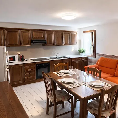 Apartment In Mare With Private Parking